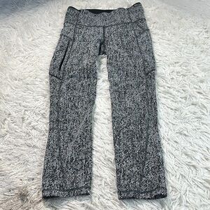 Lululemon Run On Crop (21") Luxtreme Irregular Denim Twill Black White